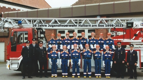 Foto der Gründungsmitglieder der Jugendfeuerwehr Haltern am See