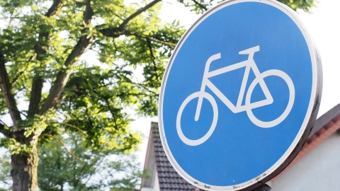 Bild vom einem Verkehrszeichen für Radwege