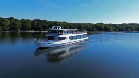 Schiff auf dem See