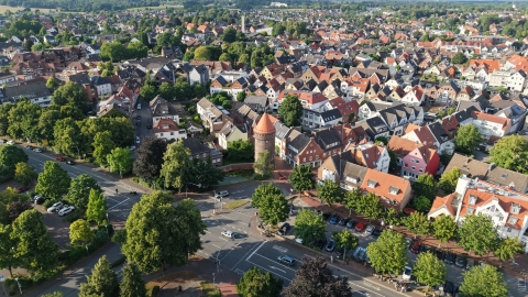 Luftaufnahme vom Innenstadtring. Viele Gebäude von oben. 