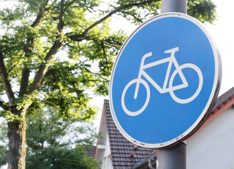 Bild vom einem Verkehrszeichen für Radwege