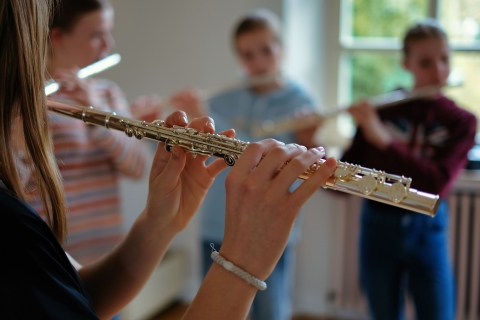 Bild zeigt ein Querflötenensemble