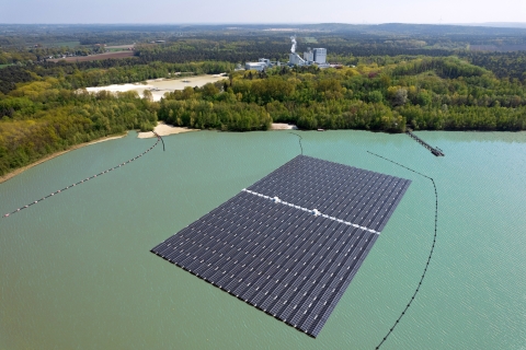Photovoltaikanlage auf dem Wasser