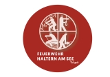 Feuerwehrleute mit Werkzeug 