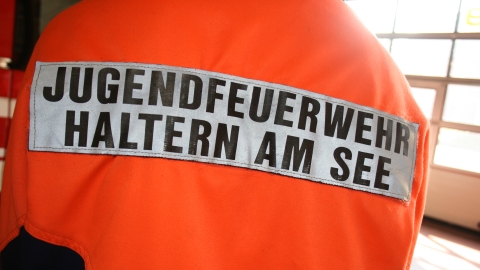 Foto einer Rückenbeschriftung mit dem Text Jugendfeuerwehr Haltern am See
