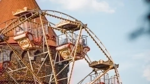 Riesenrad vor dem Siebenteufelsturm 