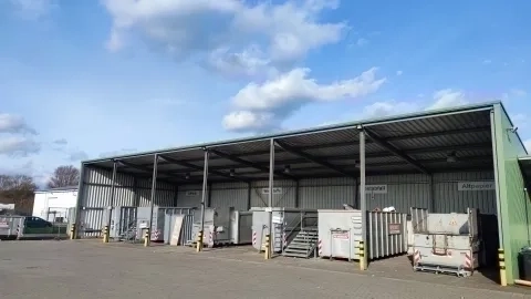 Müllkontainer auf dem Wertstoffhof 