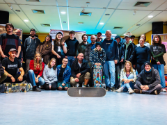 Personengruppe mit Skateboards