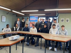 Bild mit Auszubildenden und dem Bürgermeister der Stadt Haltern am See