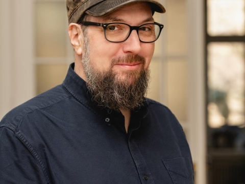 Porträtaufnahme des Autors Carsten Henn